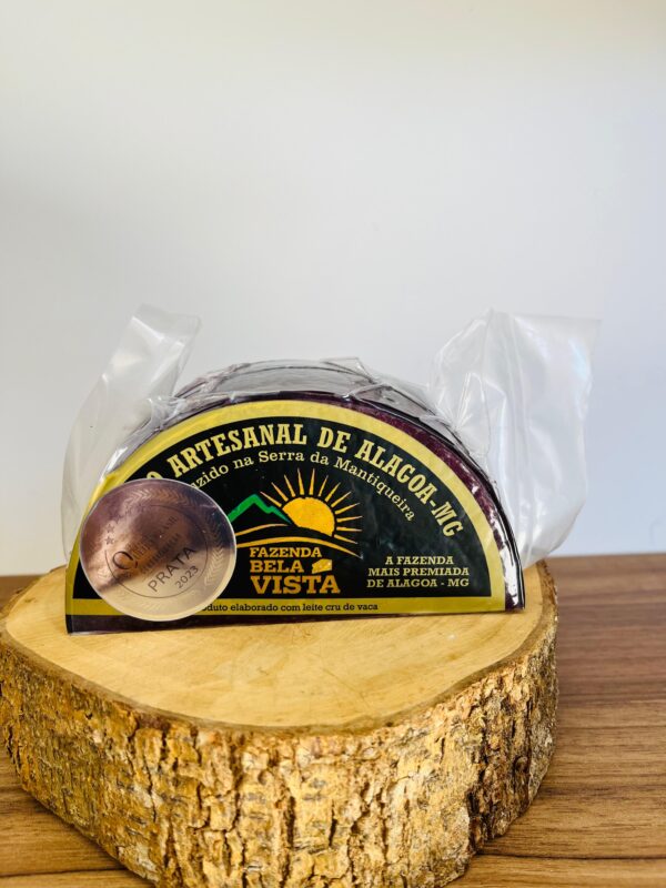 Queijo Artesanal Vinho 500g (Prata no Prêmio Queijo Brasil 2023)