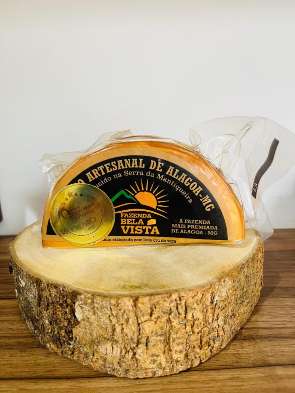 Queijo Artesanal Defumado 500g (Ouro no Prêmio Queijo Brasil 2019)